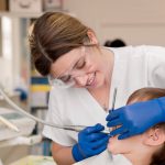 Edukacja stomatologiczna dla asystentek